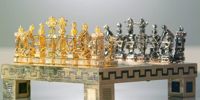 The Jewel Royale Chess Set